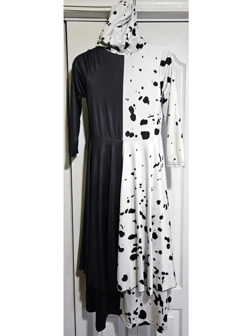 Cruella Estelle de Vil Kids Costume Hood Dress Black White Dalmatian Cane Mask